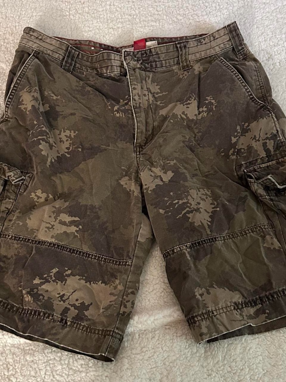 Men's Camouflage Cargo Shorts - Olive Green
